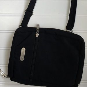 Baggallini Shoulder bag black